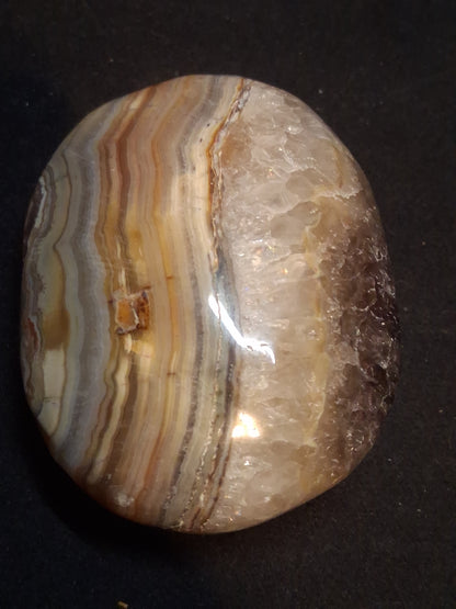 Natural Agate Palmstone - oval - 6x5 cm - crazy lace agate