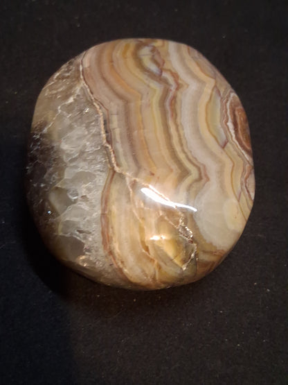 Natural Agate Palmstone - oval - 6x5 cm - crazy lace agate