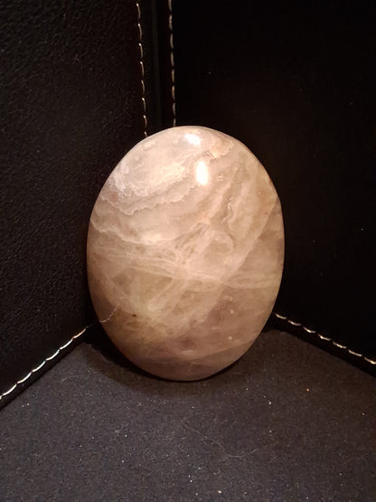 Natural Agate Palmstone - oval - 5x4 cm - crazy lace agate with amethyst