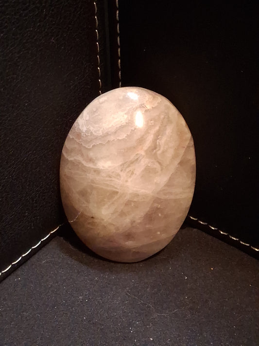 Natural Agate Palmstone - oval - 5x4 cm - crazy lace agate with amethyst