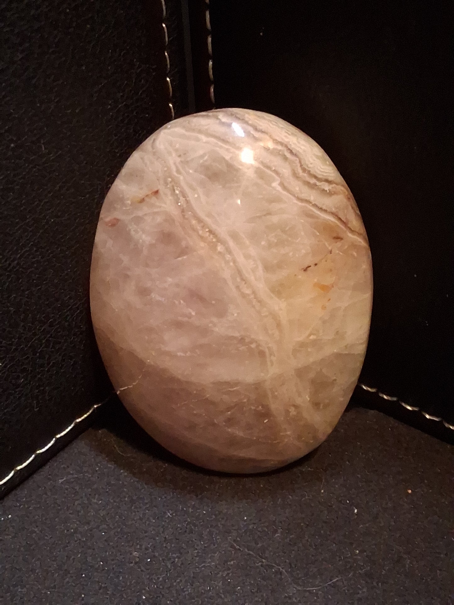 Natural Agate Palmstone - oval - 5x4 cm - crazy lace agate with amethyst