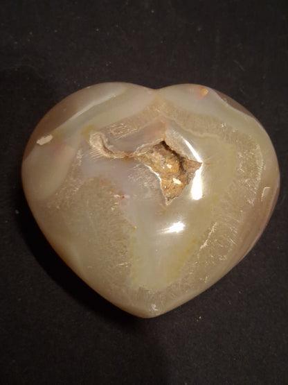 Natural Agate Palmstone - heart - 7x7.5 cm - cherry blossom agate - druzy pocket