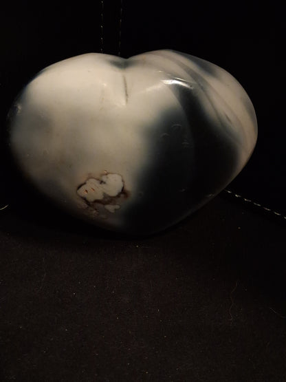 Natural Agate Palmstone - heart - 6x7.5 cm - black agate