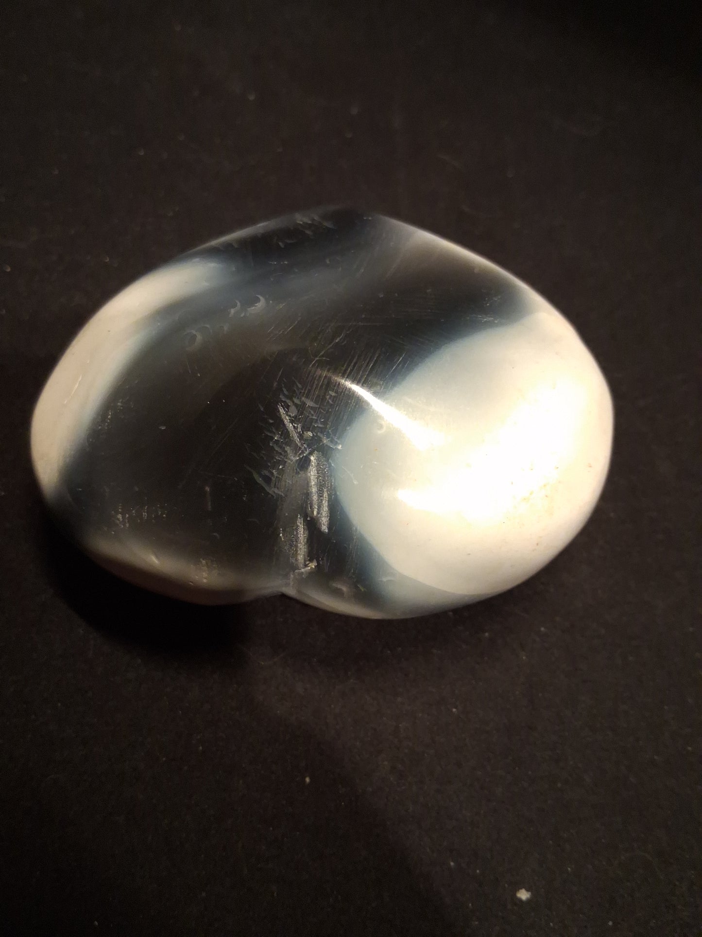 Natural Agate Palmstone - heart - 6x7.5 cm - black agate