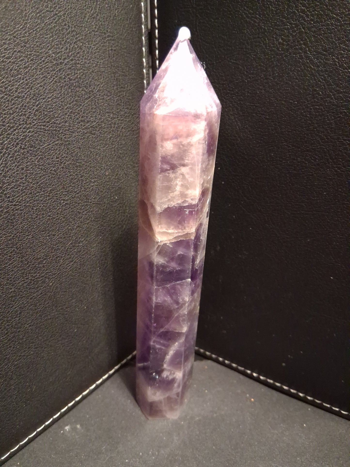 Natural Amethyst tower - dream amethyst - 15 x 2.2 cm - hexagon tower - inequal base