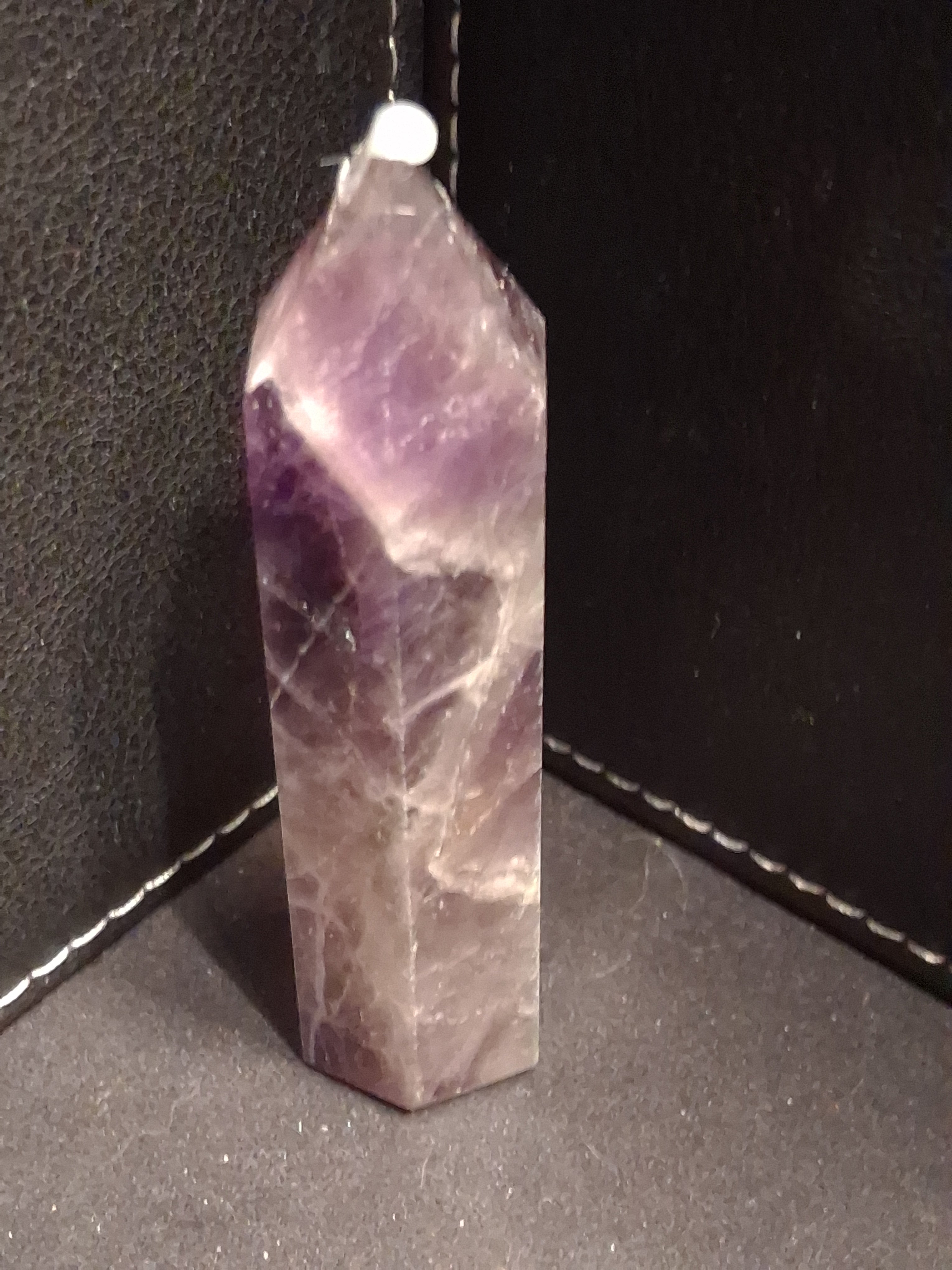 Natural Amethyst tower - dream amethyst - 8 x 1.8 cm - hexagon tower - good finish