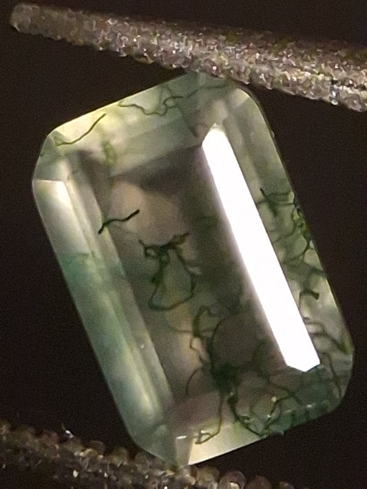 Natural Faceted Agate - Green Moss Agate - 0.483 ct - octagon
