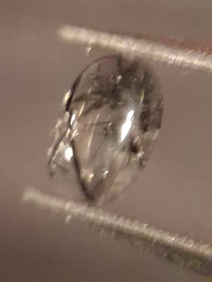 Natural Rutilated Quartz - oval cabochon - black rutile quartz - 0.480 ct