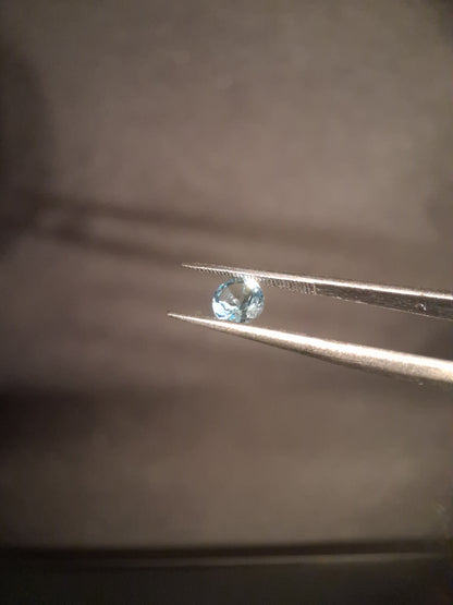 Natural Swiss Blue Topaz - 0.605 ct - round - irradiated - high quality - certified natural
