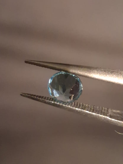 Natural Swiss Blue Topaz - 0.605 ct - round - irradiated - high quality - certified natural