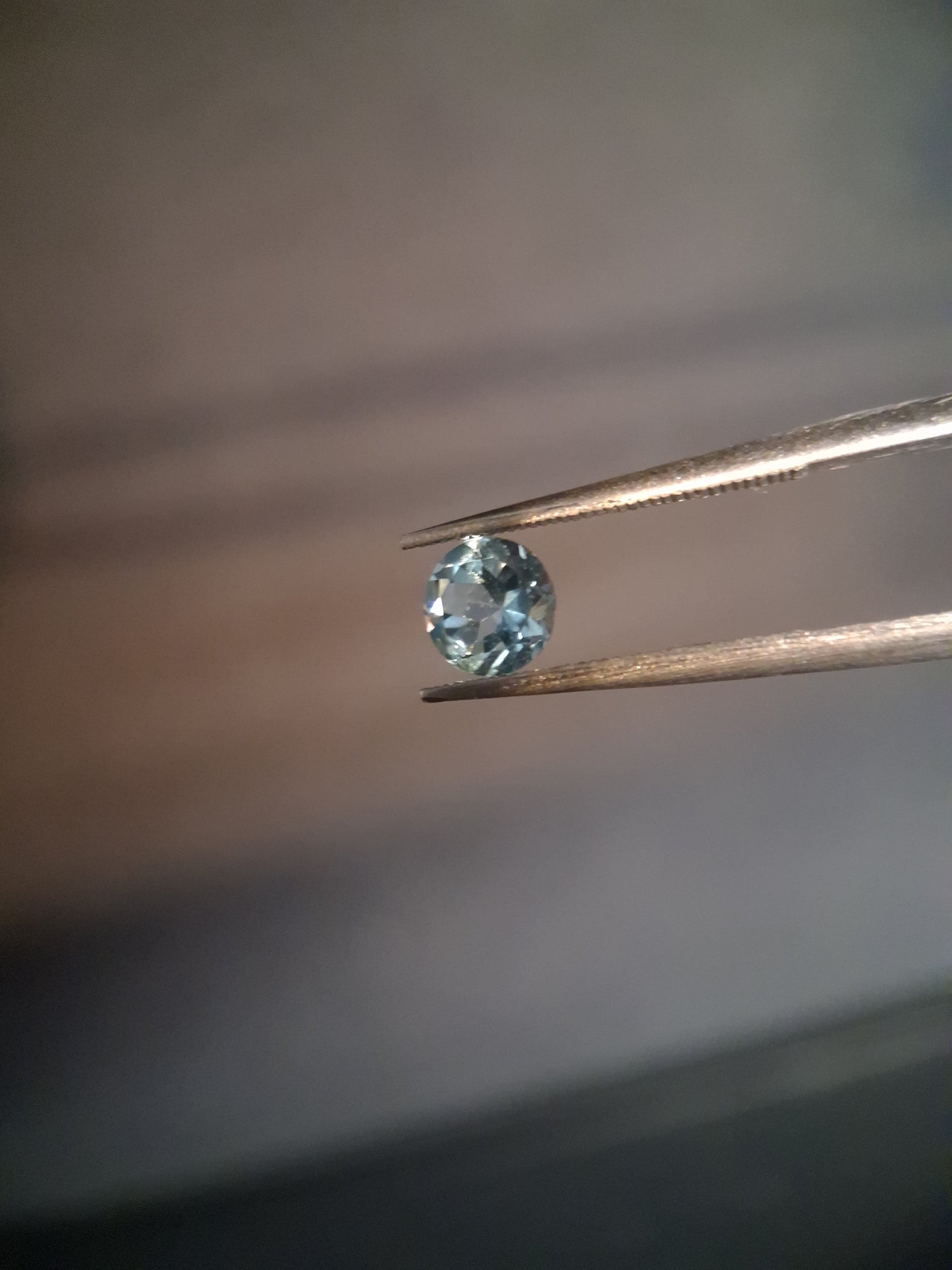 Natural Swiss Blue Topaz - 0.510 ct - round - irradiated - high quality - certified natural