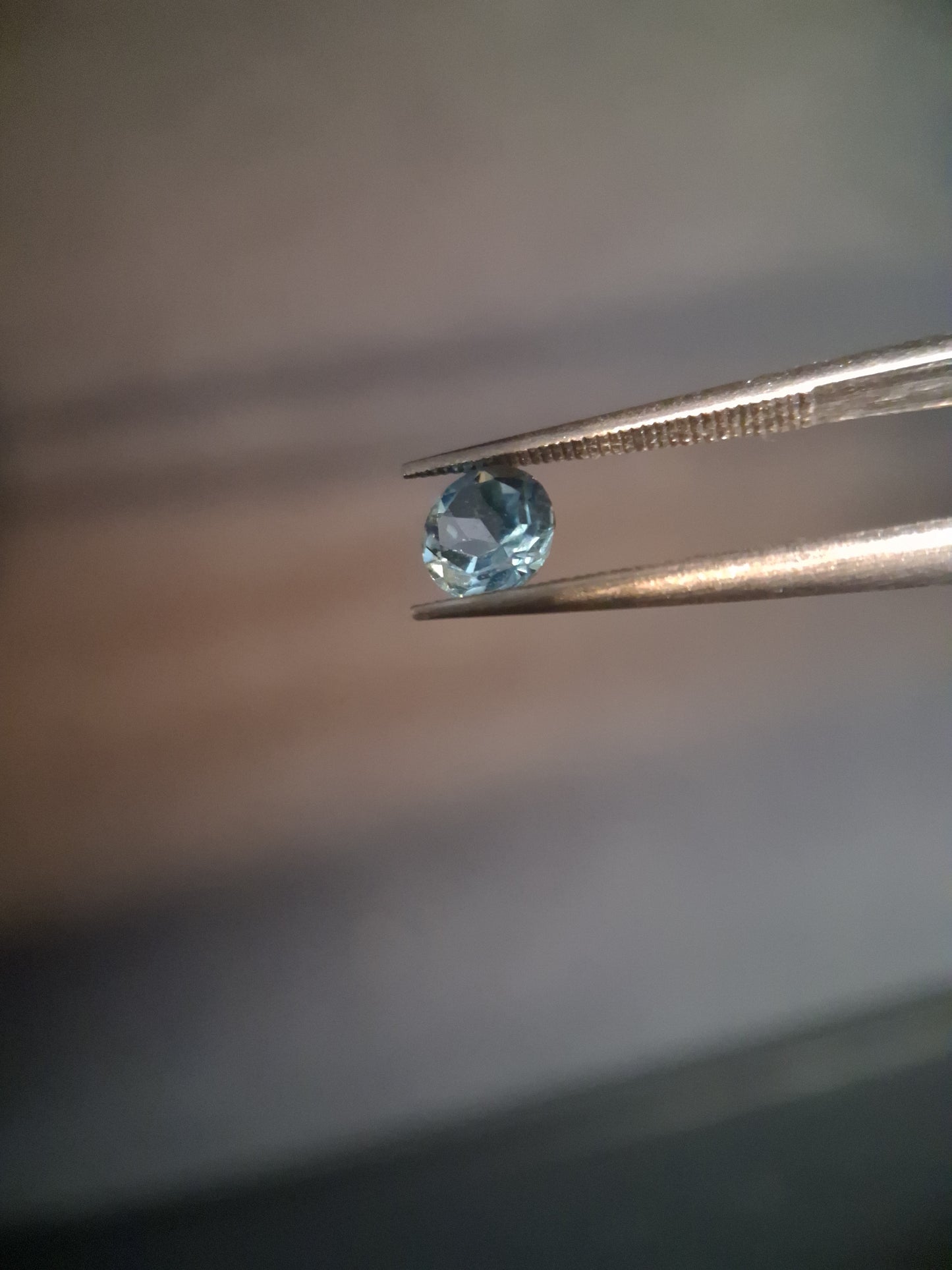 Natural Swiss Blue Topaz - 0.510 ct - round - irradiated - high quality - certified natural