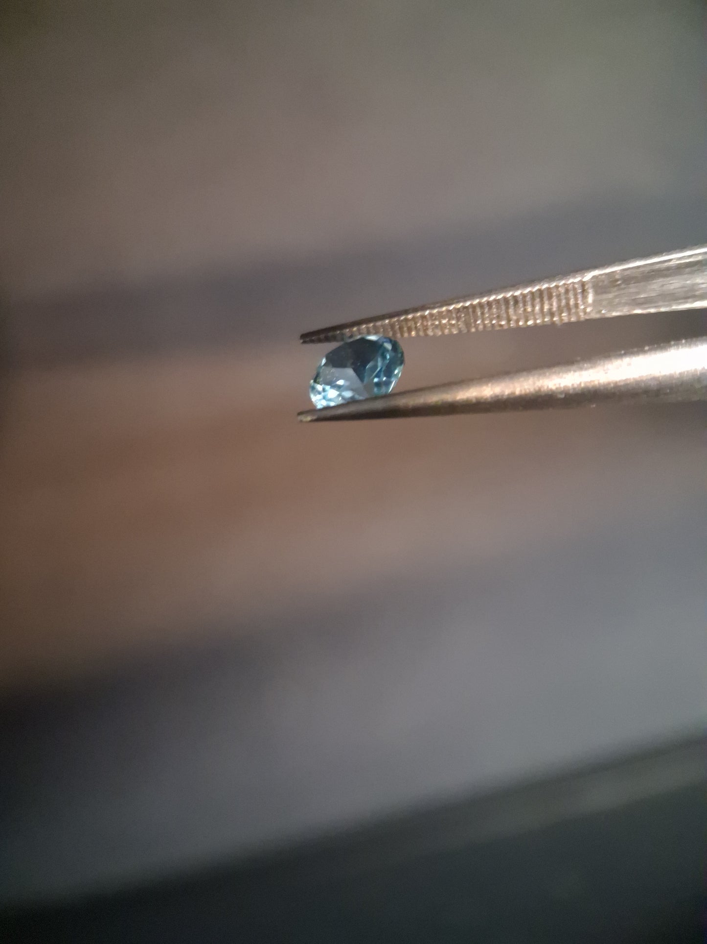 Natural Swiss Blue Topaz - 0.510 ct - round - irradiated - high quality - certified natural