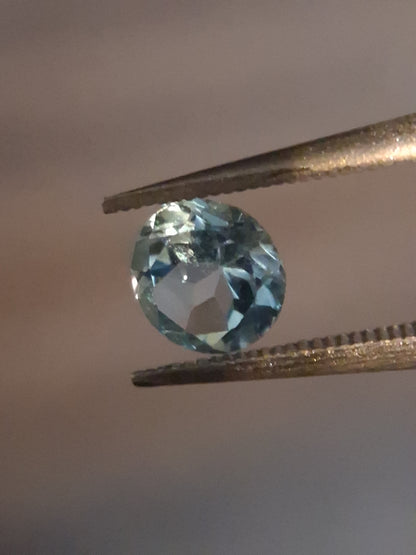 Natural Swiss Blue Topaz - 0.510 ct - round - irradiated - high quality - certified natural