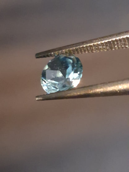 Natural Swiss Blue Topaz - 0.510 ct - round - irradiated - high quality - certified natural