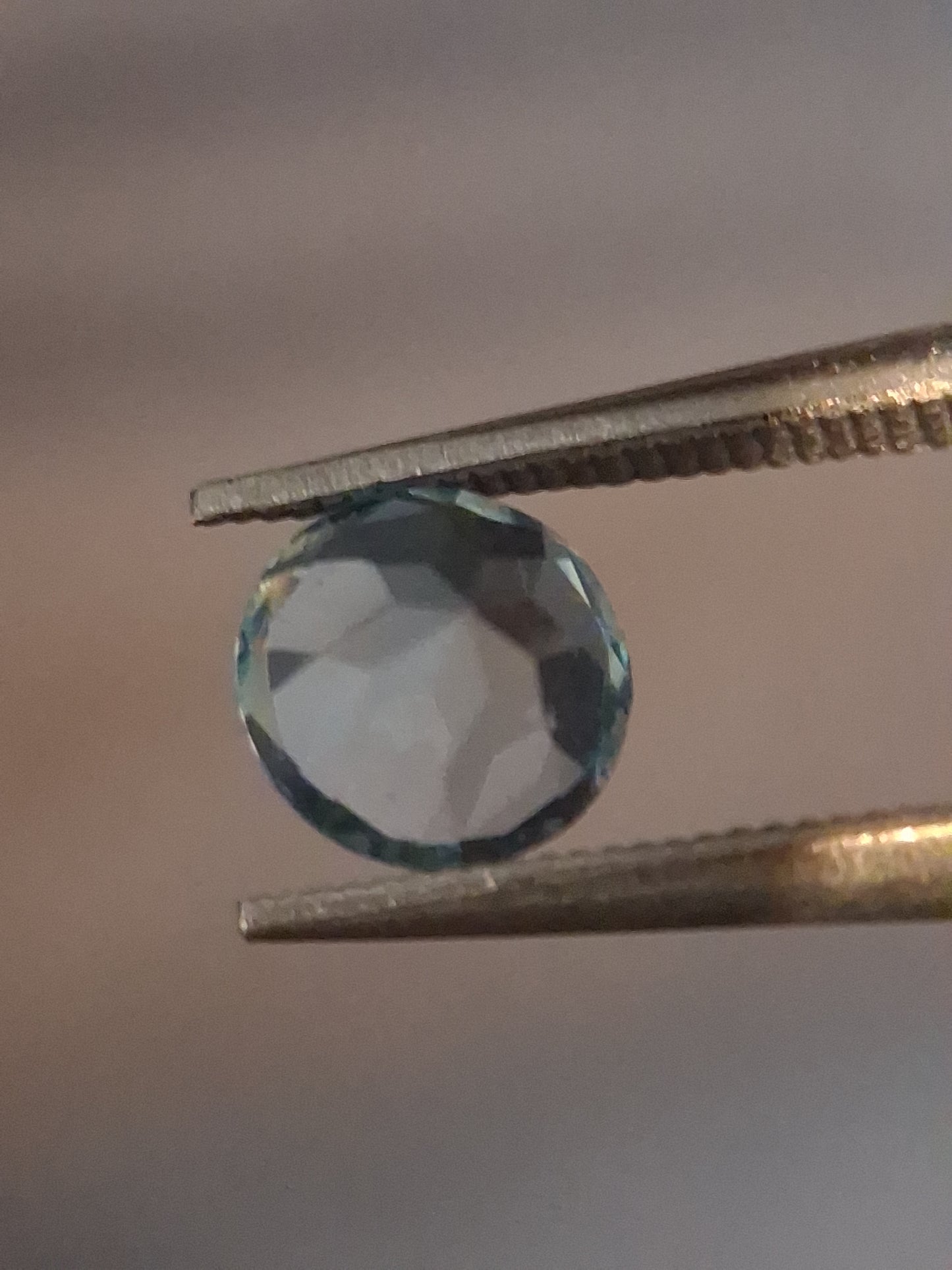 Natural Swiss Blue Topaz - 0.510 ct - round - irradiated - high quality - certified natural