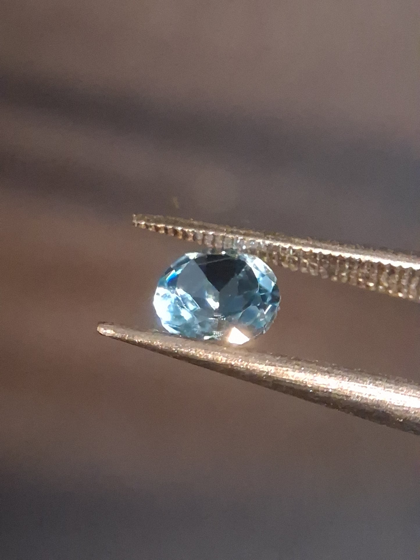 Natural Swiss Blue Topaz - 0.541 ct - round - irradiated - excellent quality - certified natural