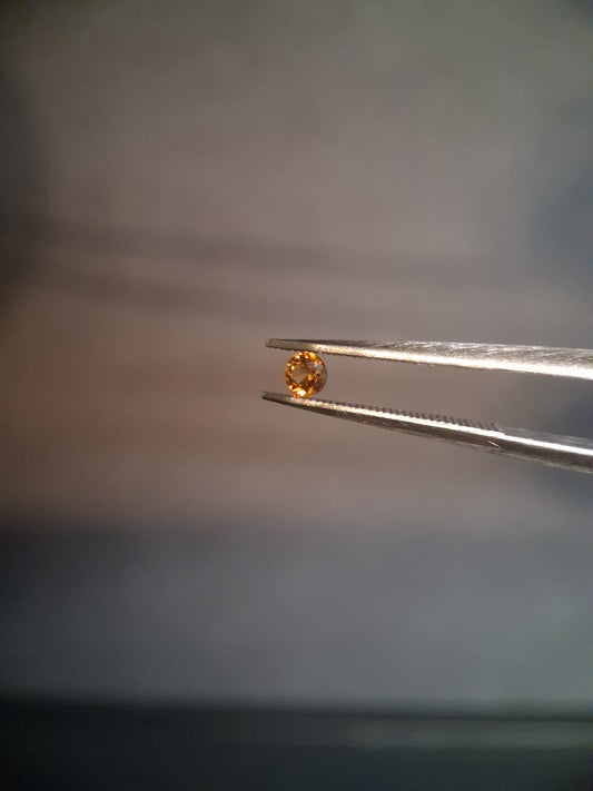 Natural Spessartite Garnet - 0.10 ct - for high end jewelry setting - deep mandarin color