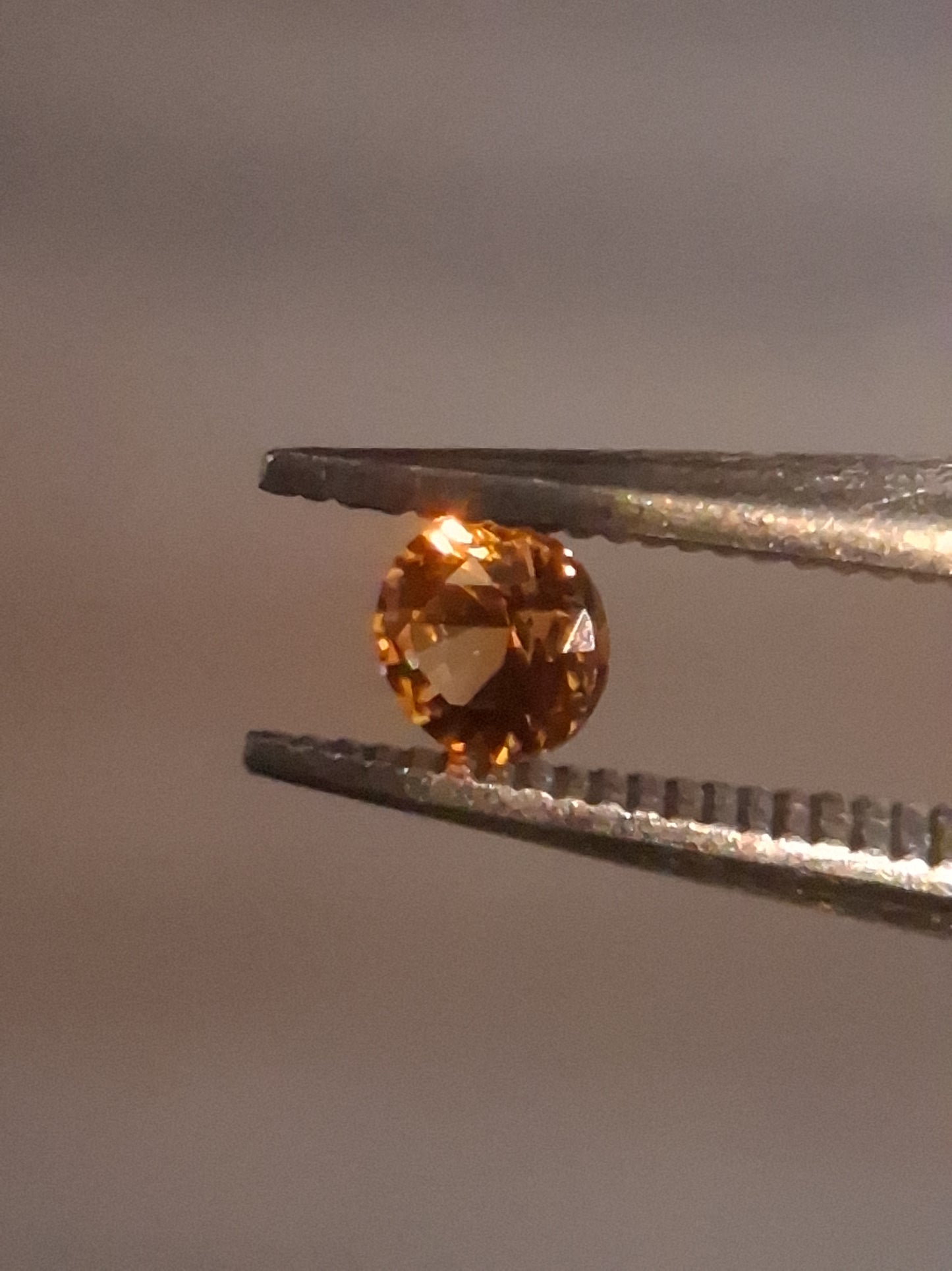 Natural Spessartite Garnet - 0.10 ct - for high end jewelry setting - deep mandarin color