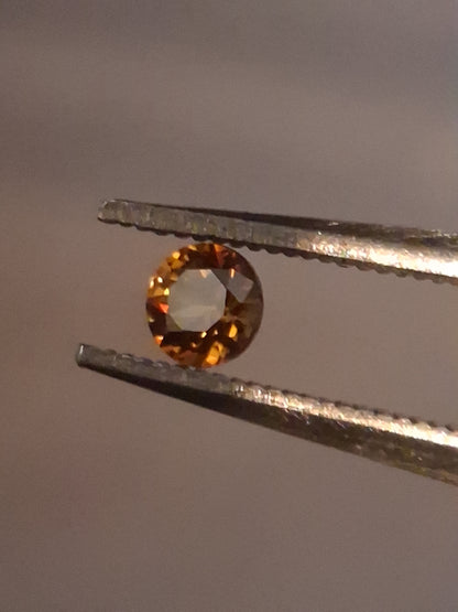 Natural Spessartite Garnet - 0.10 ct - for high end jewelry setting - deep mandarin color