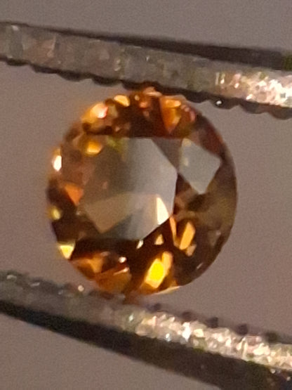 Natural Spessartite Garnet - 0.10 ct - for high end jewelry setting - deep mandarin color