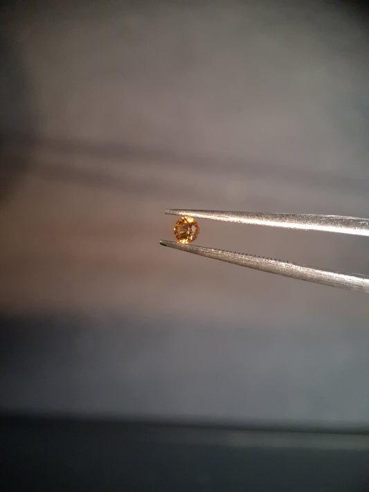 Natural Spessartite Garnet - 0.10 ct - for high end jewelry setting - deep mandarin color - high fire