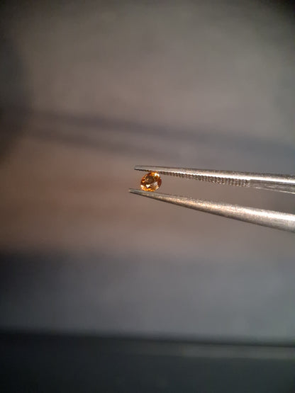 Natural Spessartite Garnet - 0.10 ct - for high end jewelry setting - deep mandarin color - high fire