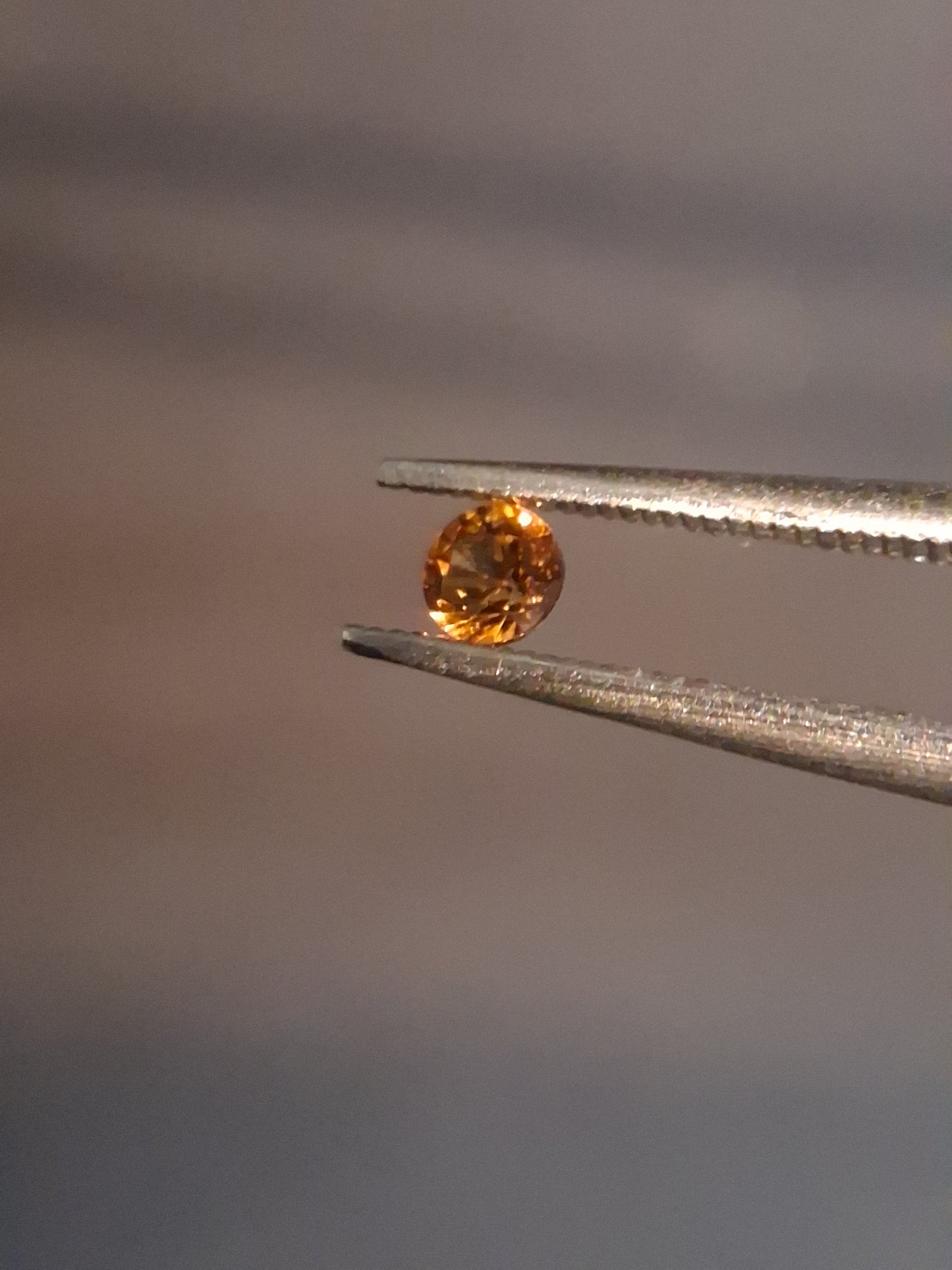 Natural Spessartite Garnet - 0.10 ct - for high end jewelry setting - deep mandarin color - high fire