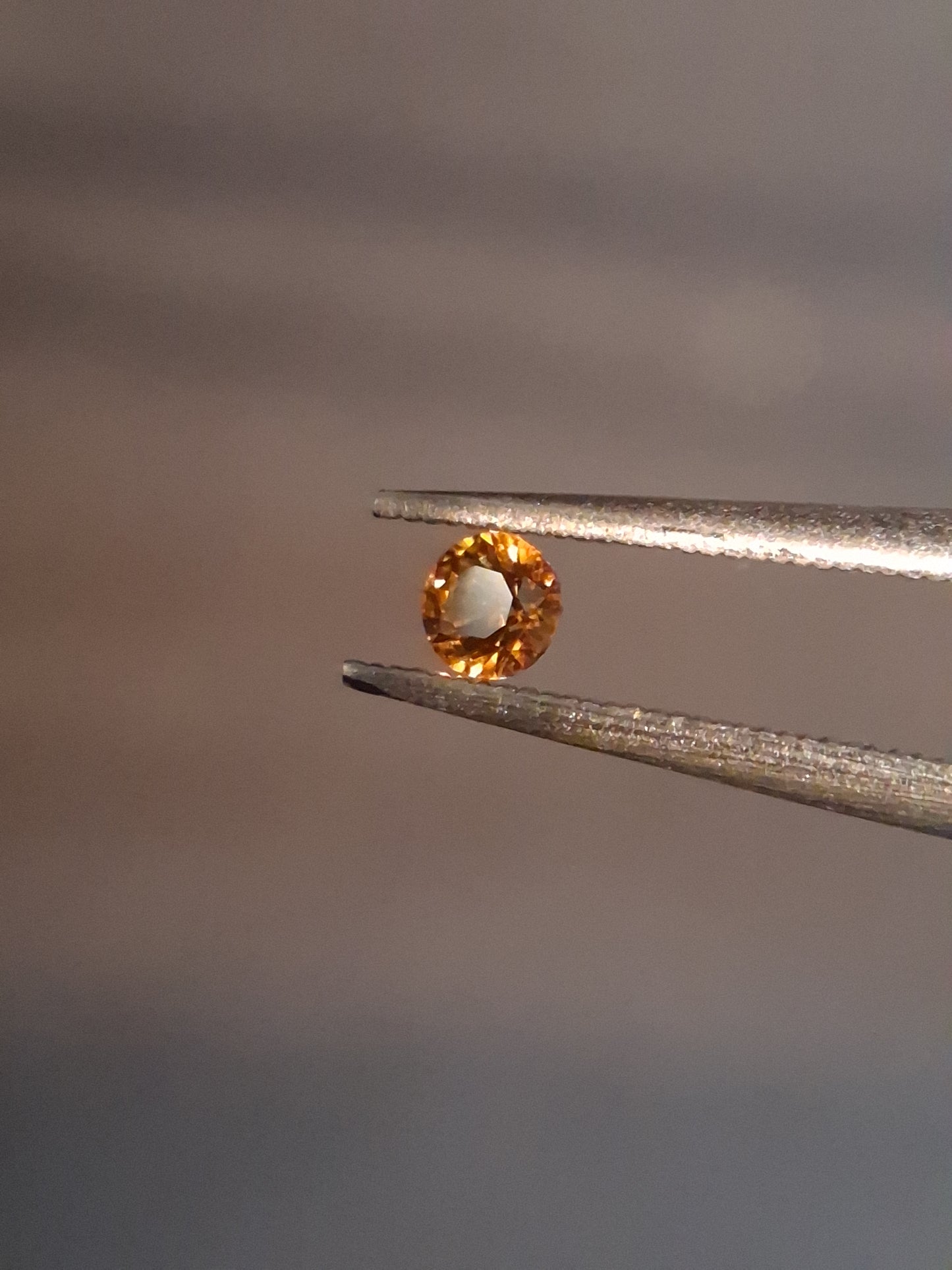 Natural Spessartite Garnet - 0.10 ct - for high end jewelry setting - deep mandarin color - high fire