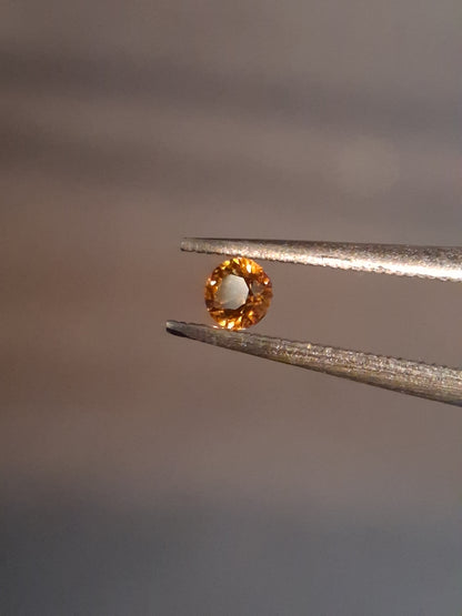 Natural Spessartite Garnet - 0.10 ct - for high end jewelry setting - deep mandarin color - high fire