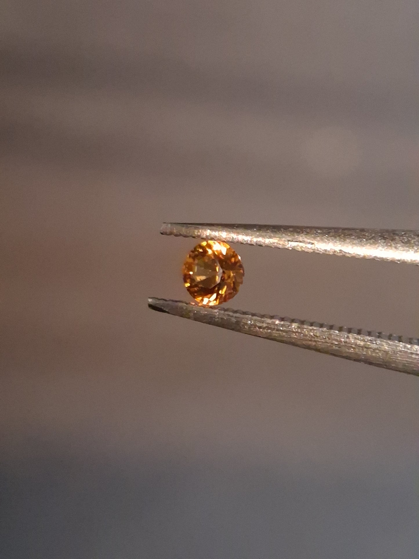 Natural Spessartite Garnet - 0.10 ct - for high end jewelry setting - deep mandarin color - high fire