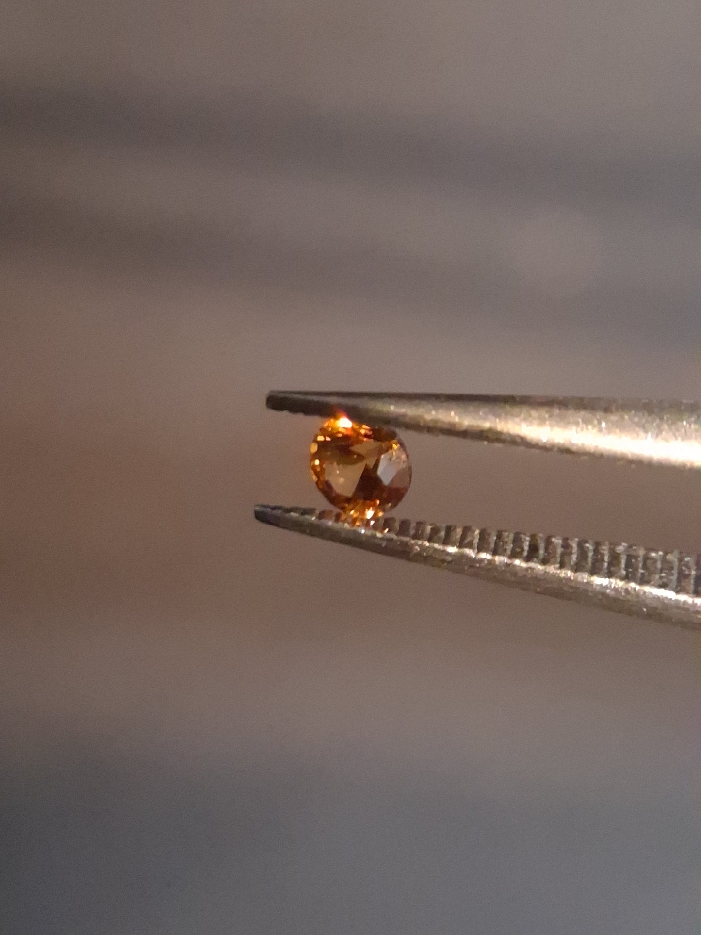 Natural Spessartite Garnet - 0.10 ct - for high end jewelry setting - deep mandarin color - high fire