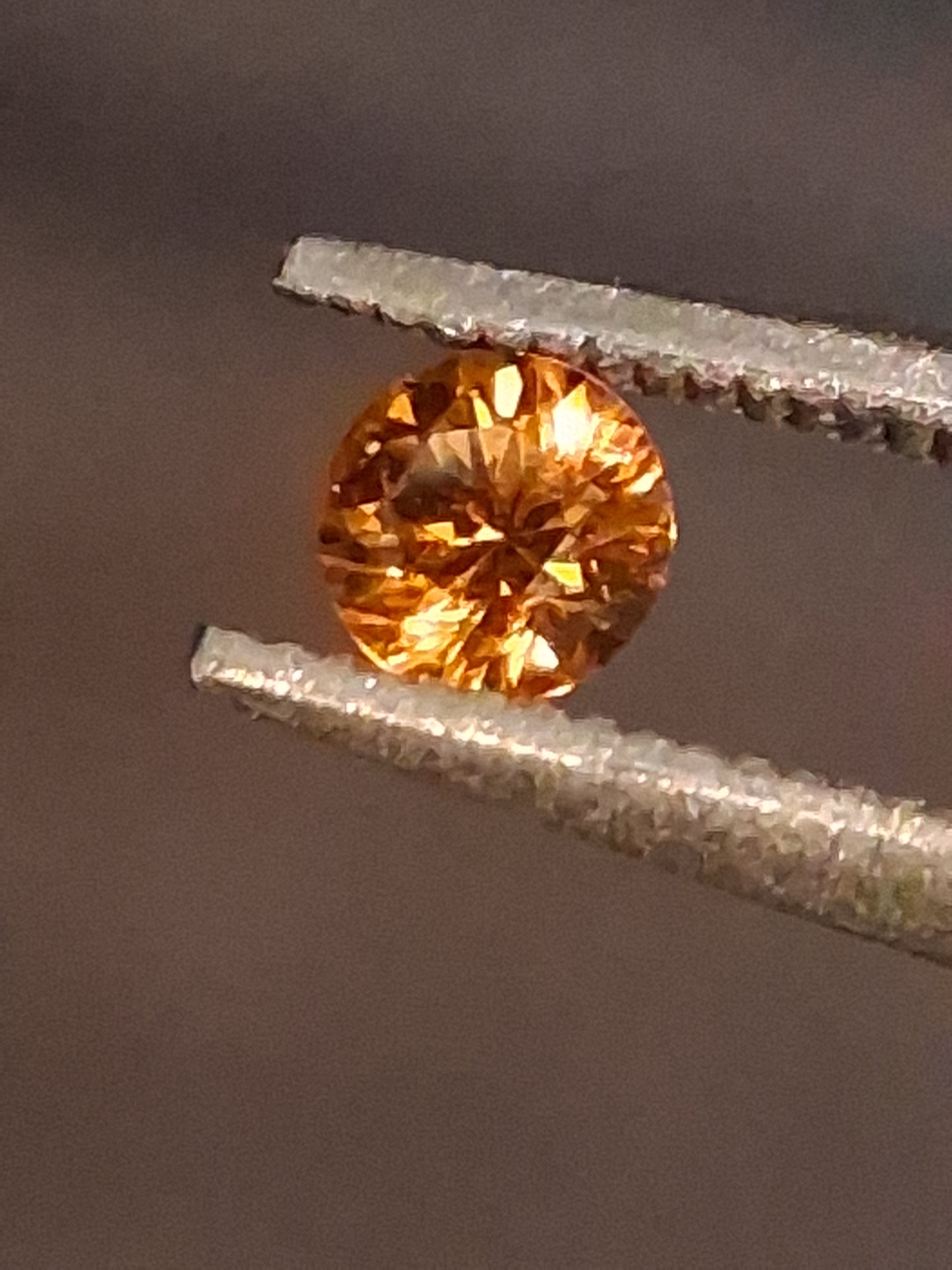 Natural Spessartite Garnet - 0.10 ct - for high end jewelry setting - deep mandarin color - nice luster