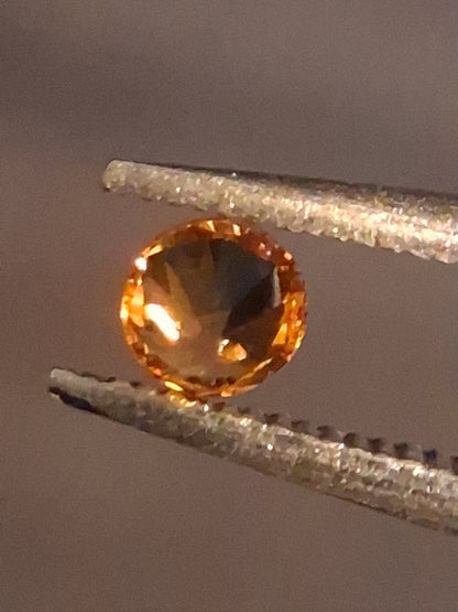 Natural Spessartite Garnet - 0.10 ct - for high end jewelry setting - deep mandarin color - nice luster