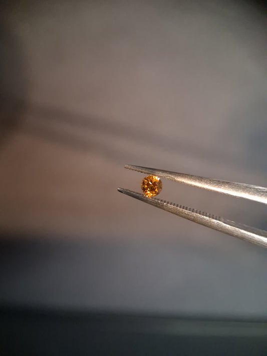 Natural Spessartite Garnet - 0.10 ct - for high end jewelry setting - deep orange color - nice fire