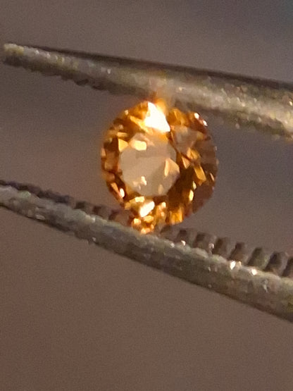 Natural Spessartite Garnet - 0.10 ct - for high end jewelry setting - deep orange color - nice fire