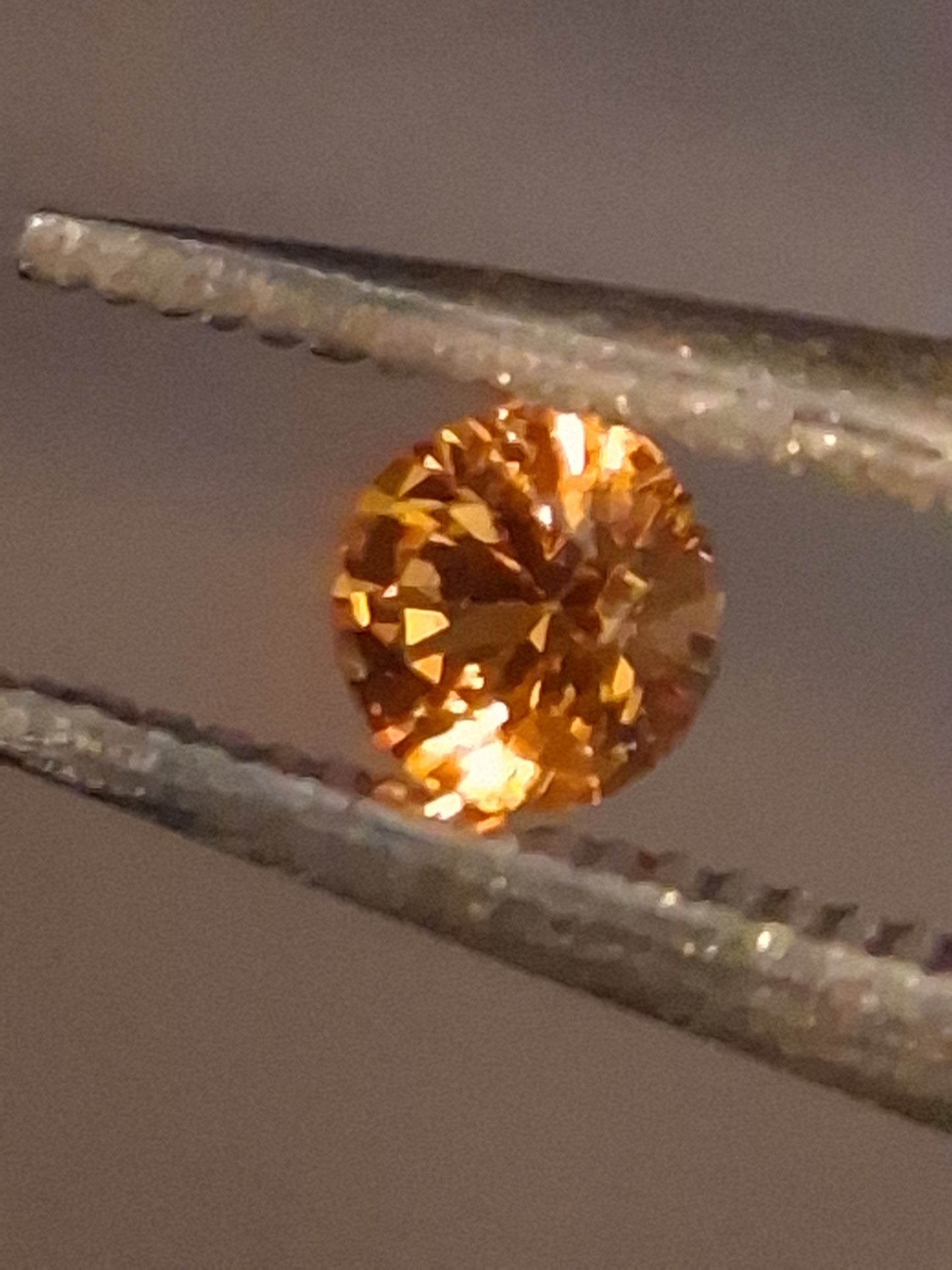 Natural Spessartite Garnet - 0.10 ct - for high end jewelry setting - deep orange color - nice fire