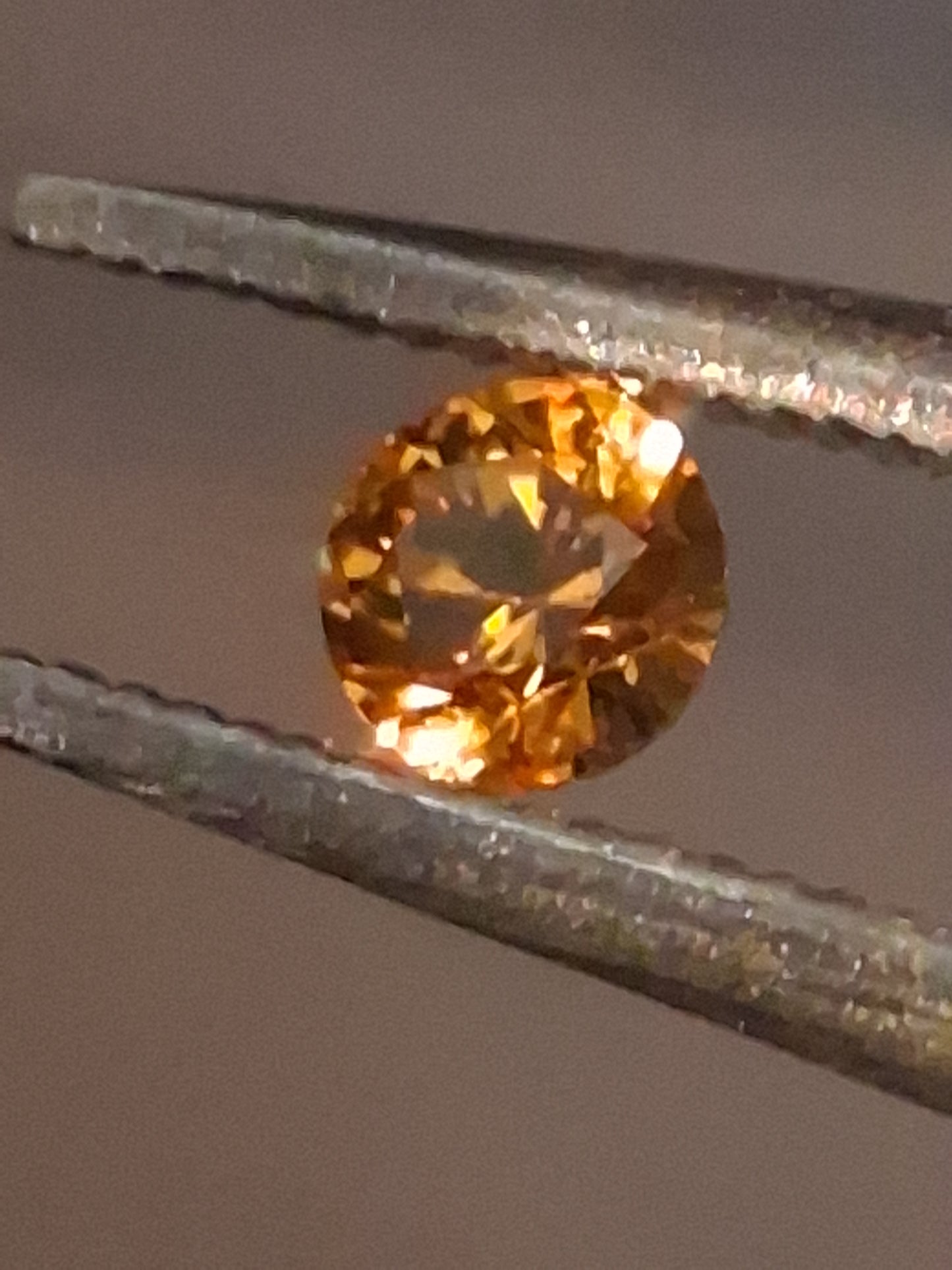 Natural Spessartite Garnet - 0.10 ct - for high end jewelry setting - deep orange color - nice fire