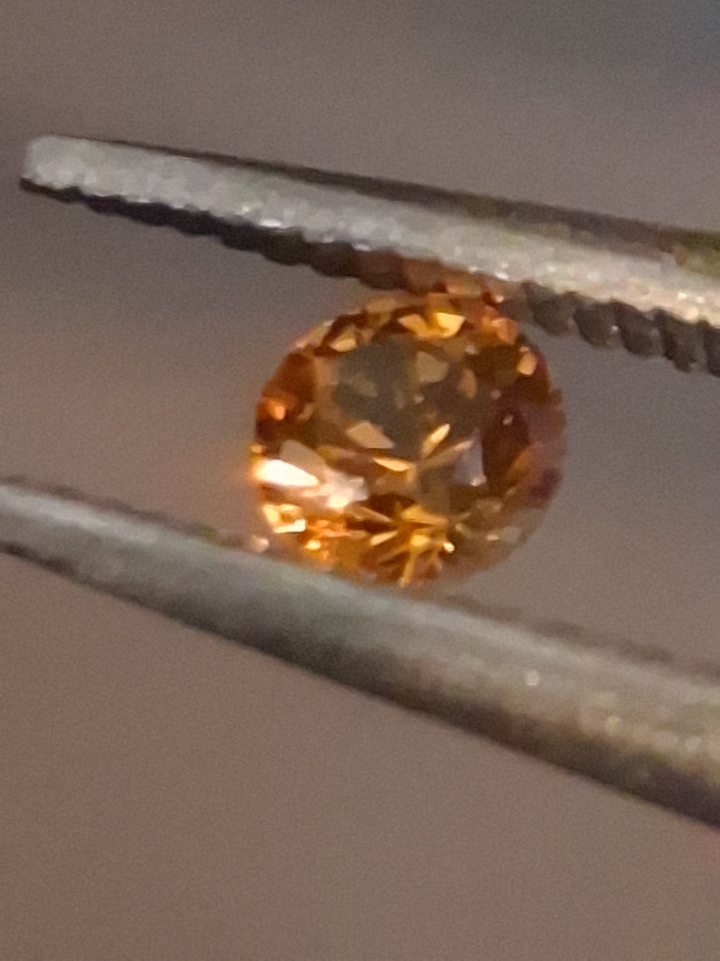 Natural Spessartite Garnet - 0.10 ct - for high end jewelry setting - deep orange color - nice fire