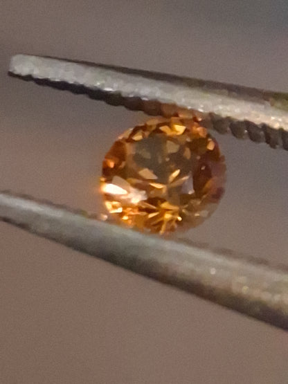 Natural Spessartite Garnet - 0.10 ct - for high end jewelry setting - deep orange color - nice fire