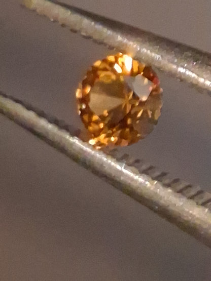 Natural Spessartite Garnet - 0.10 ct - for high end jewelry setting - deep orange color - nice fire
