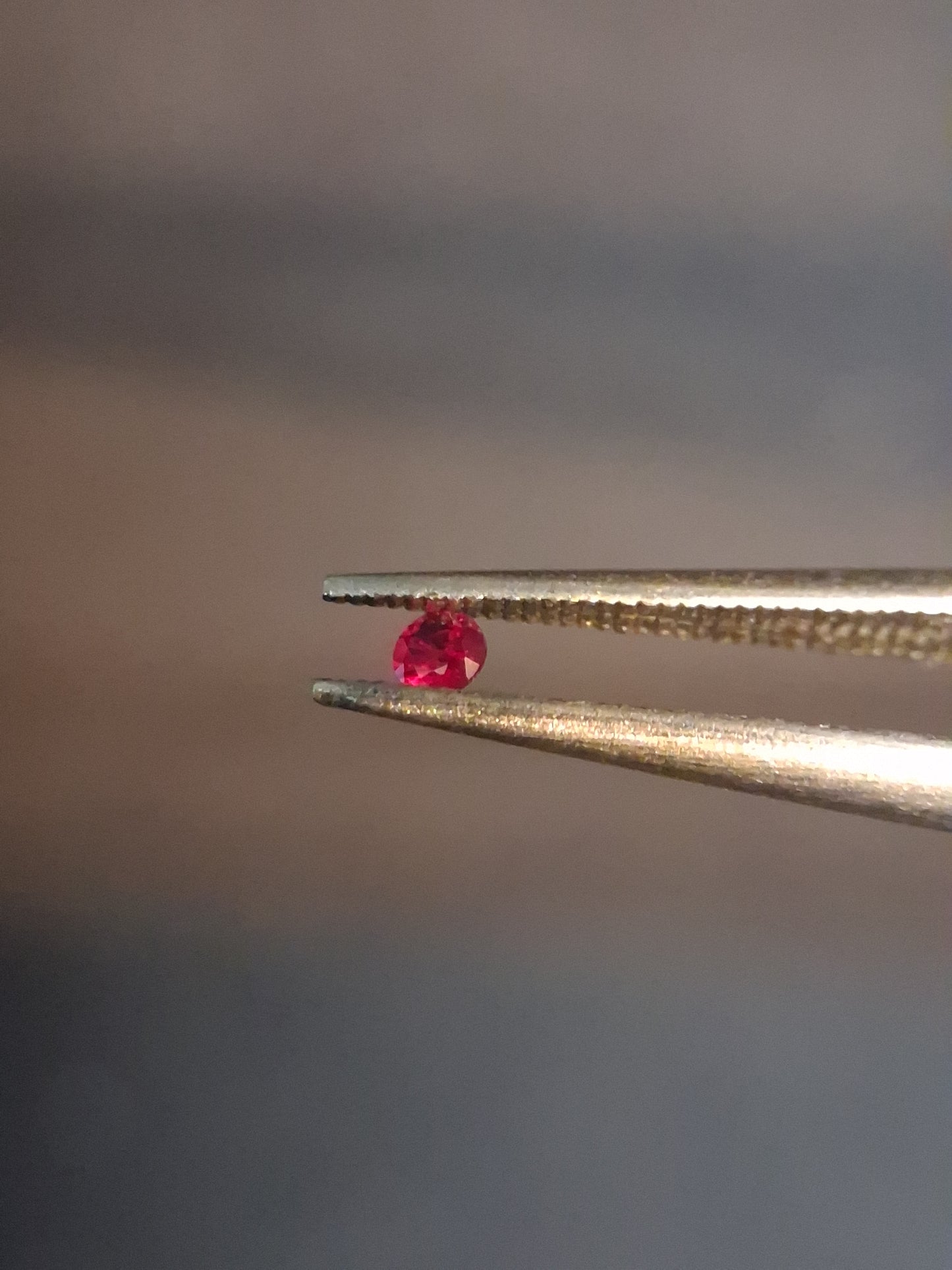 Natural Red Ruby - 0.04 ct - Round - heated - Burma - very good luster -for high end jewelry (Copy)