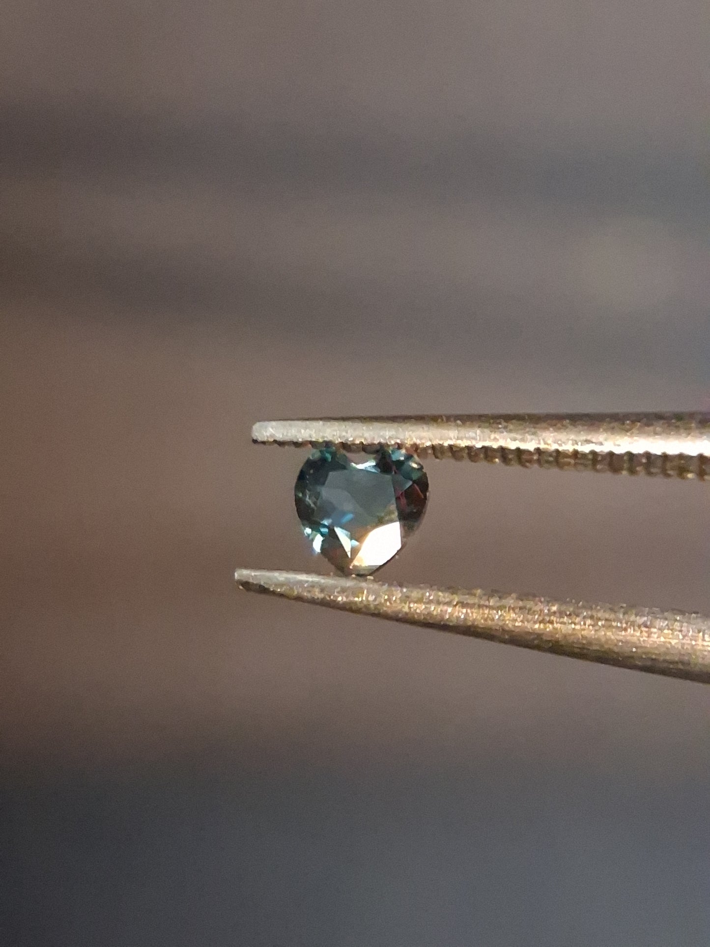 Natural London Blue Topaz - 0.125 ct - heart - irradiated - high quality