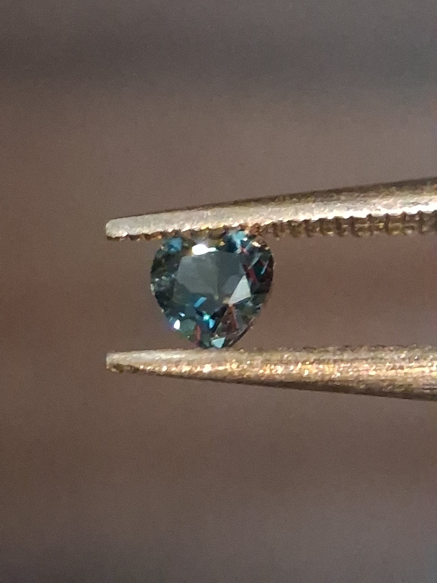 Natural London Blue Topaz - 0.125 ct - heart - irradiated - high quality