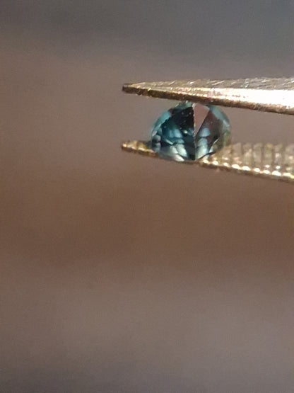 Natural London Blue Topaz - 0.125 ct - heart - irradiated - high quality