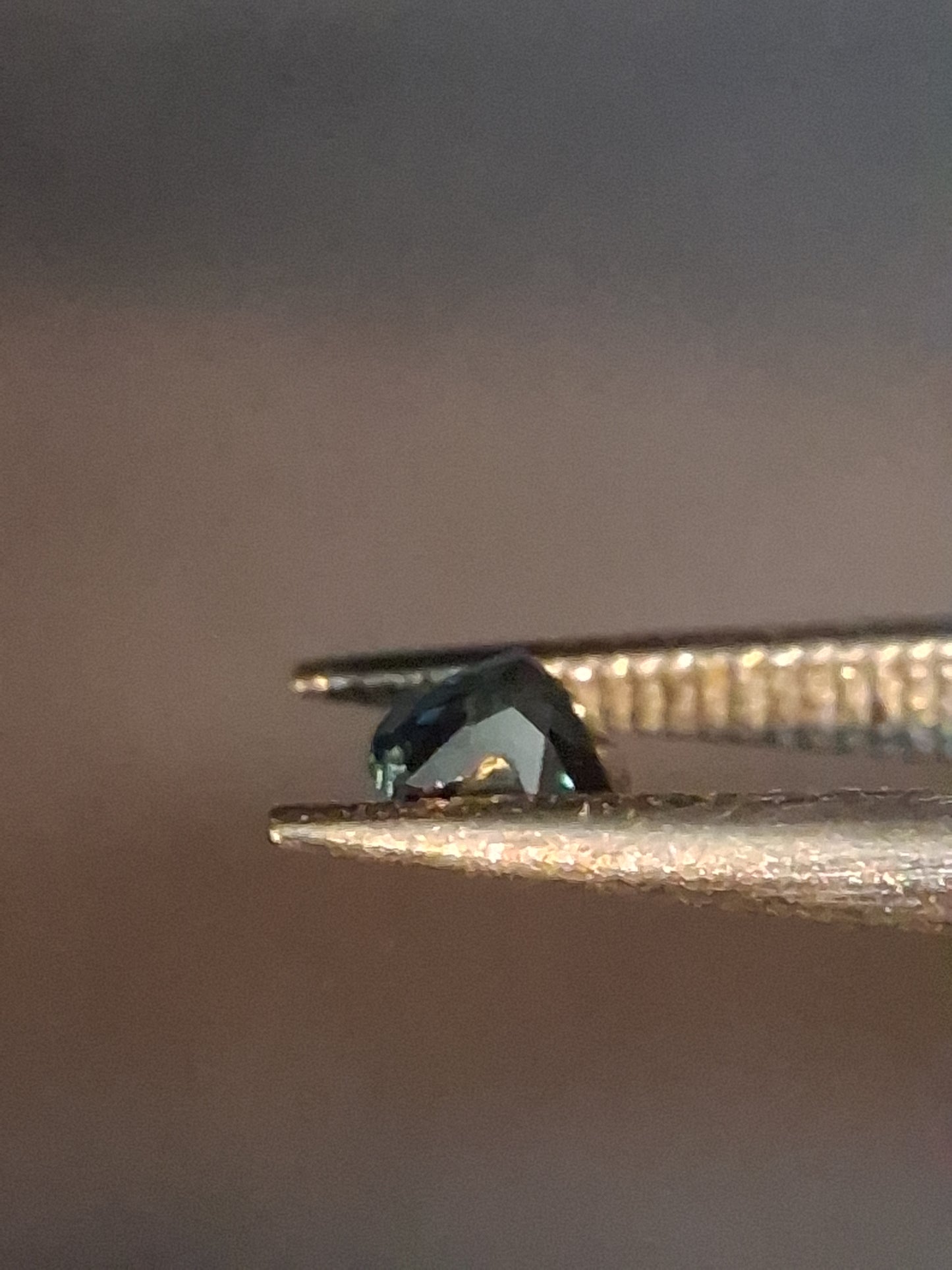 Natural London Blue Topaz - 0.125 ct - heart - irradiated - high quality