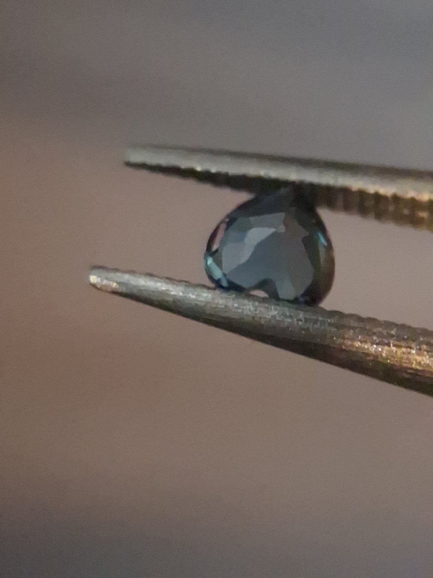 Natural London Blue Topaz - 0.125 ct - heart - high end jewelry quality