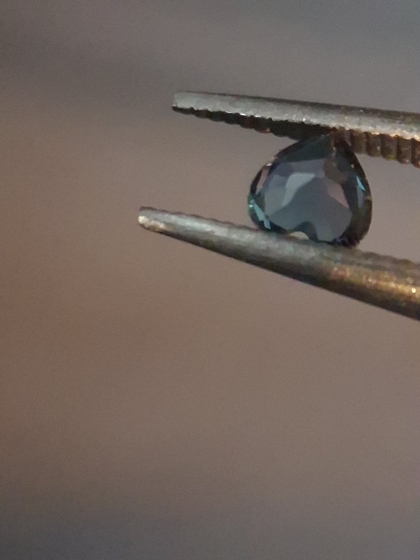 Natural London Blue Topaz - 0.125 ct - heart - high end jewelry quality