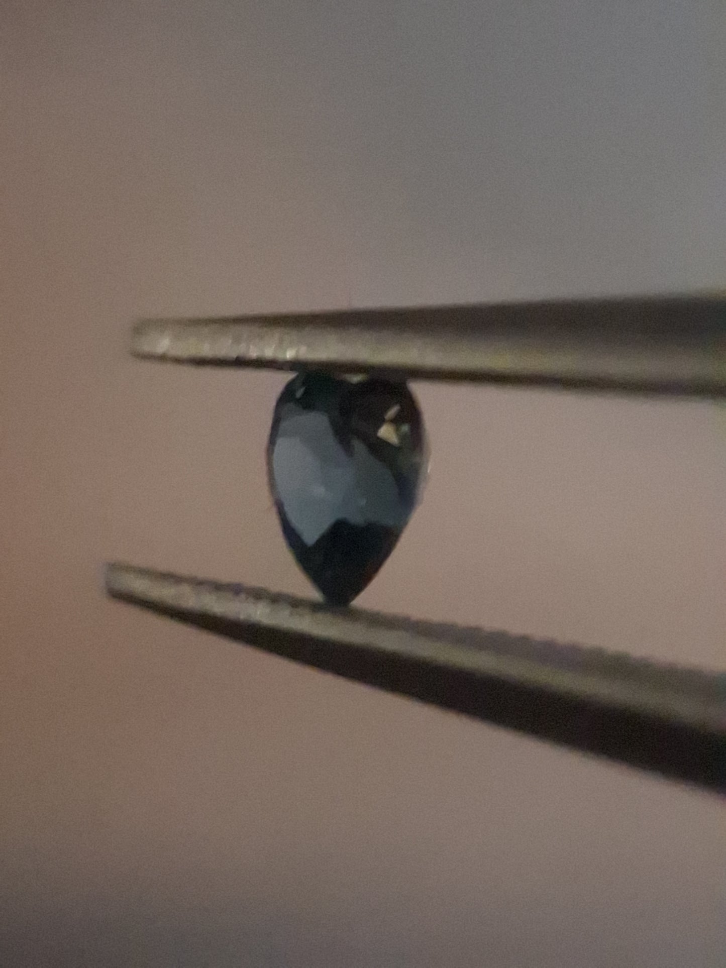 Natural London Blue Topaz - 0.125 ct - heart - high end jewelry quality