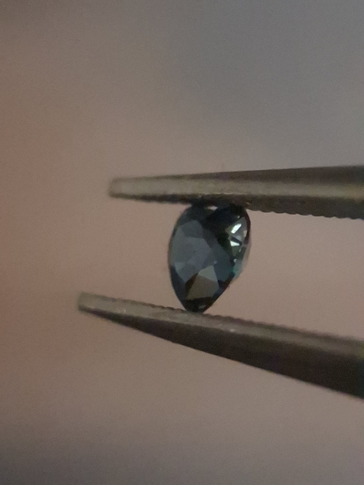 Natural London Blue Topaz - 0.125 ct - heart - high end jewelry quality